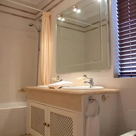 Sleeps 8 Pool Air Con T480372 *