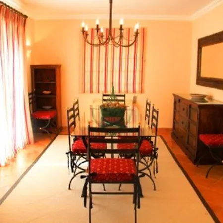 Sleeps 8 Pool Air Con T480372 *